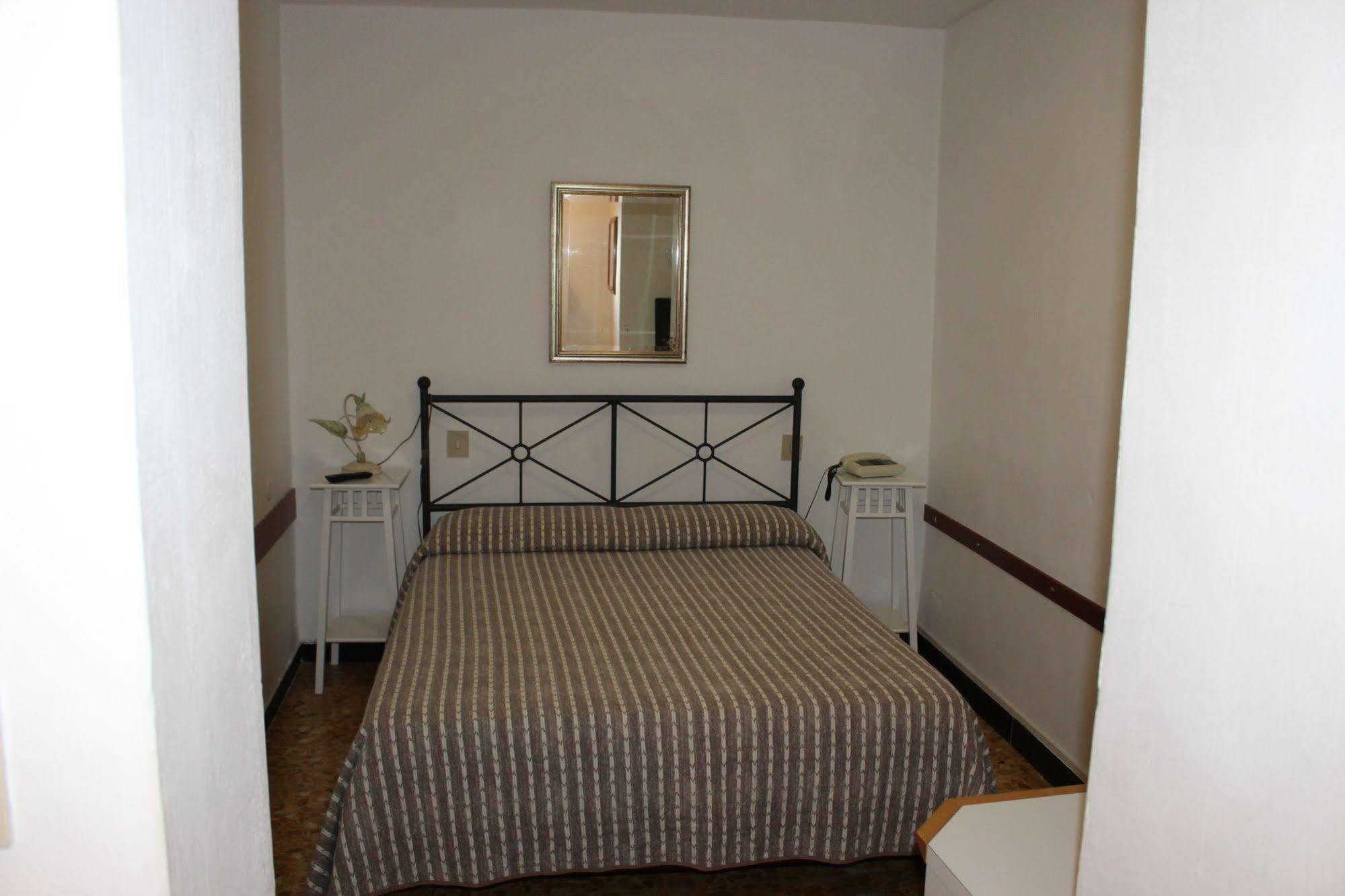 Hotel Agnello D'Oro Genova Buitenkant foto