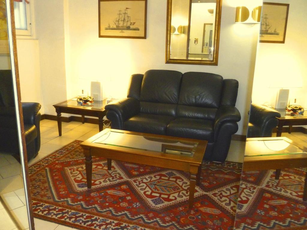 Hotel Agnello D'Oro Genova Buitenkant foto